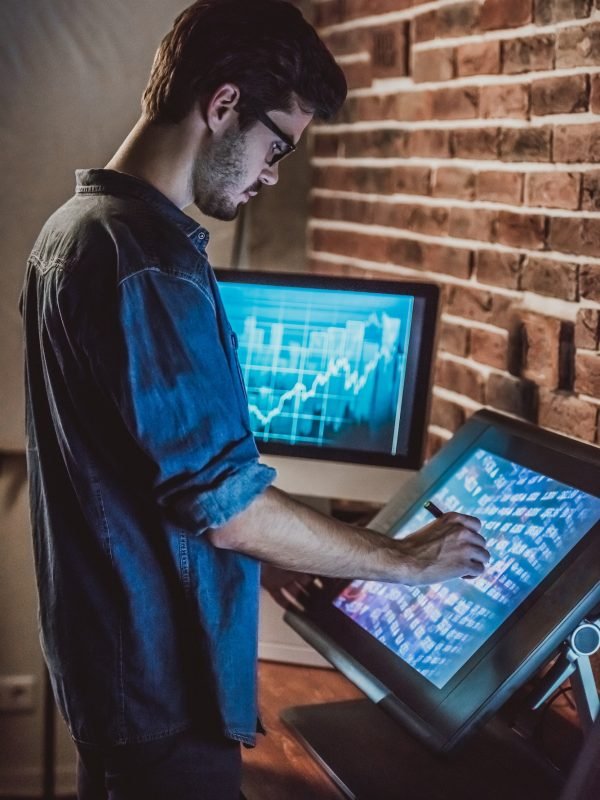 handsome-young-programmer.jpg handsome-young-programmer.jpg